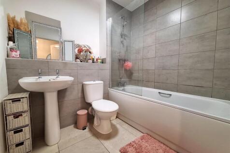Bathroom.jpg
