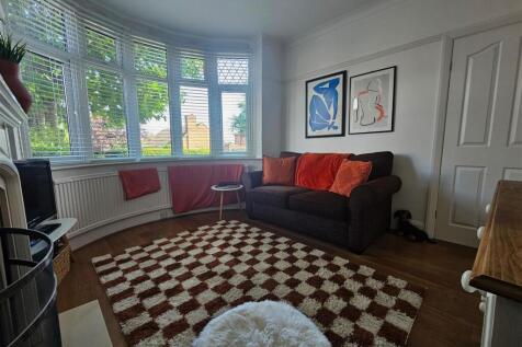 Lounge 1.jpg