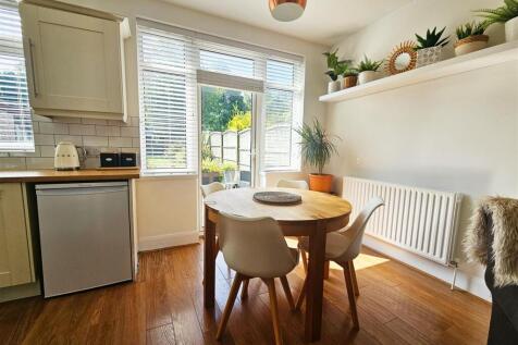 Dining Area.jpg