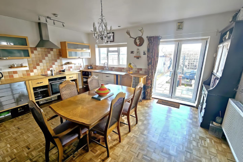 Kitchen 2 a.png