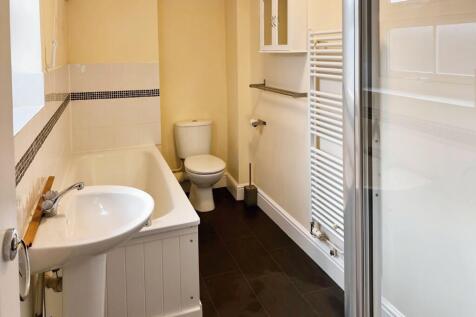 Bathroom (GF)