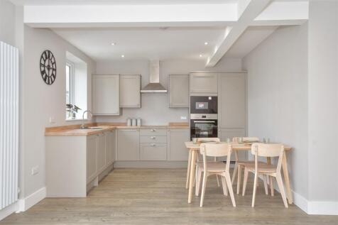 Lounge/Kitchen