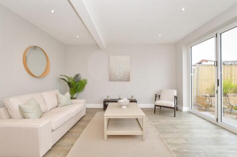 Lounge/Kitchen