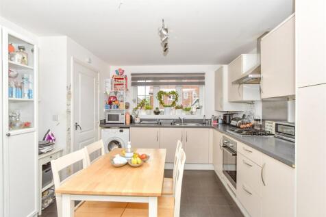 Lounge/ Kitchen