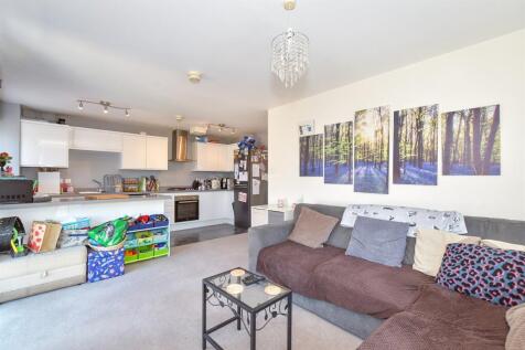 Lounge/ Kitchen