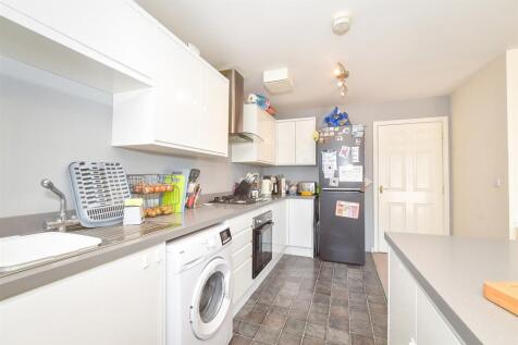 Lounge/ Kitchen