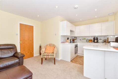 Lounge/Kitchen