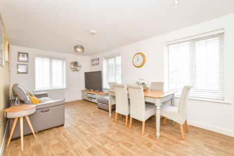 Lounge/ Kitchen