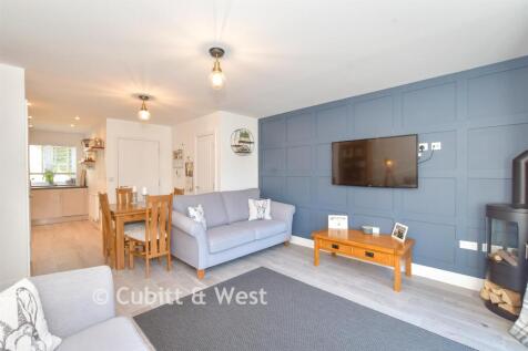 Lounge/ Kitchen