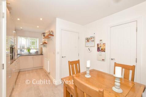 Lounge/ Kitchen