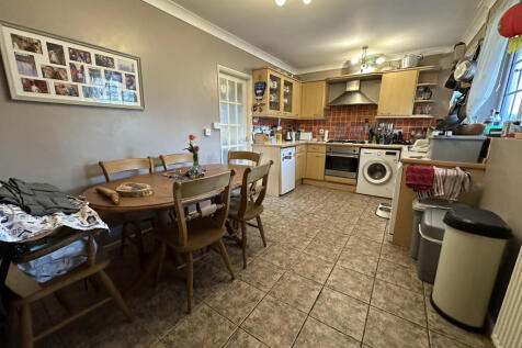 Photo 13-10-2025, 11 41 49