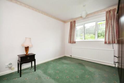 BEDROOM 1.jpg