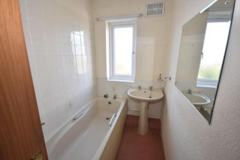 BATHROOM.JPG