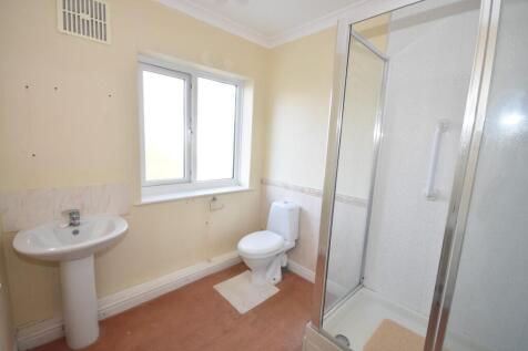 SHOWER ROOM.JPG
