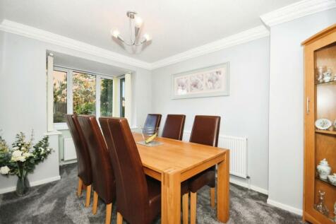 DINING ROOM.jpg