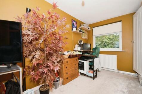 BEDROOM 3 02.jpg