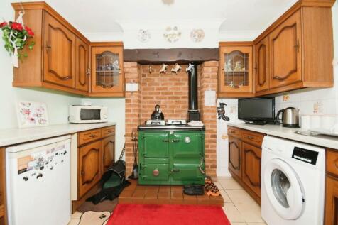 KITCHEN 02.jpg