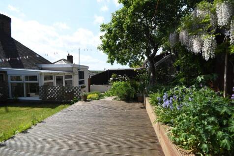 REAR GARDEN 11.JPG