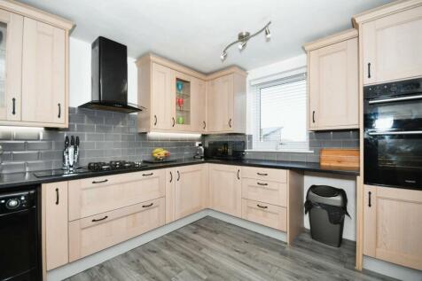 KITCHEN 02.jpg