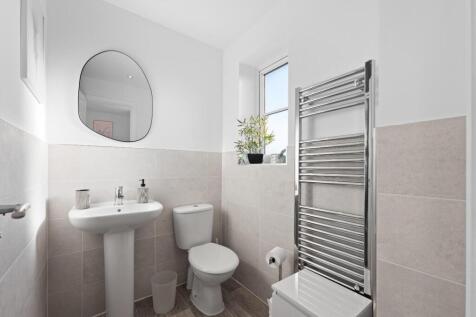 EN SUITE 2.jpg