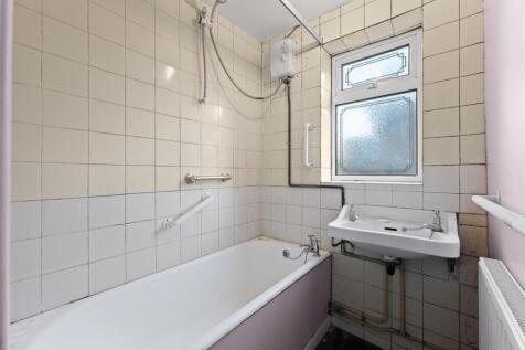 DOWNSTAIRS BATHROOM.jpg