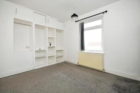 BEDROOM 2 02.jpg