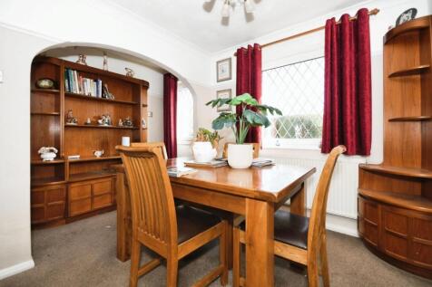DINING ROOM.jpg