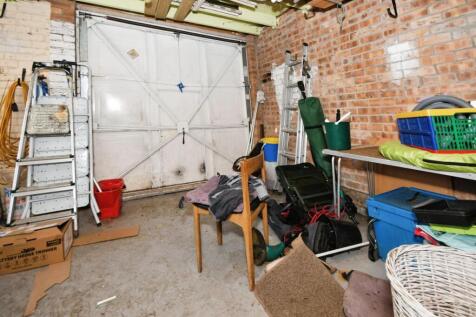 GARAGE 02.jpg