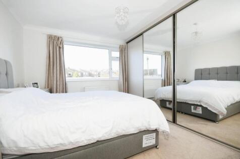 BEDROOM 1.jpg