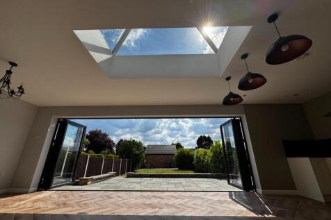 BIFOLD &amp; SKYLIGHT.jpg