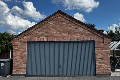 GARAGE 02.jpg