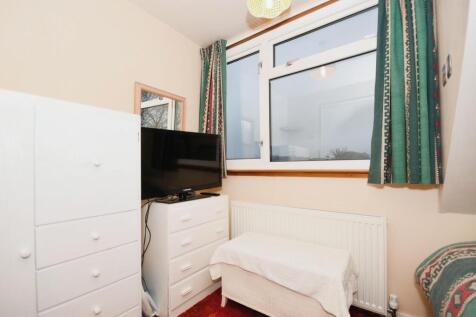 BEDROOM 3 02.jpg