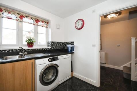 KITCHEN 02.jpg