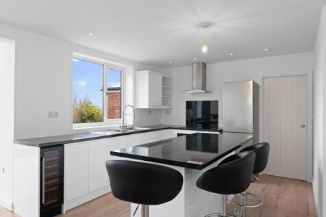 KITCHEN 02.jpg
