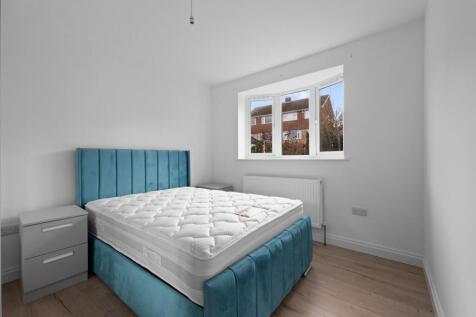 BED 3 02.jpg