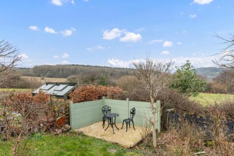 REAR GARDEN 02.jpg