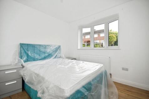 22 BEDROOM 3.jpg
