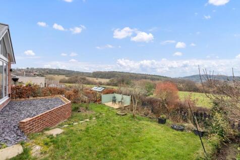 REAR GARDEN 04.jpg