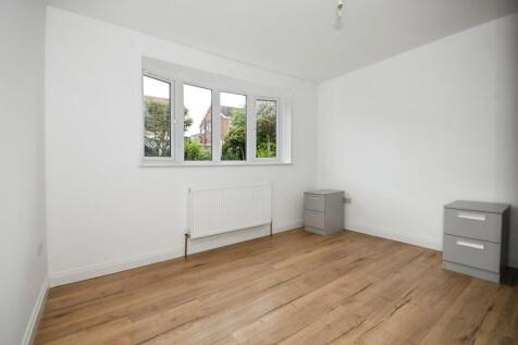 23 BEDROOM 2.jpg