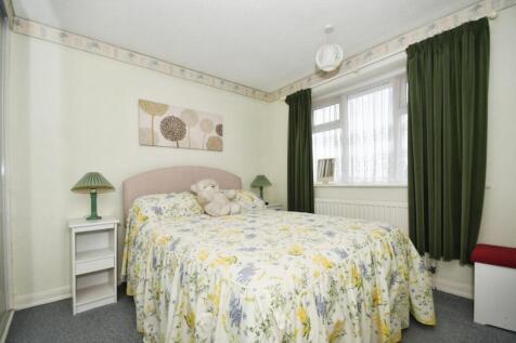BEDROOM 1.jpg