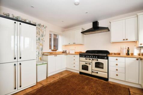 KITCHEN 02.jpg