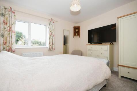 BEDROOM 3 02.jpg