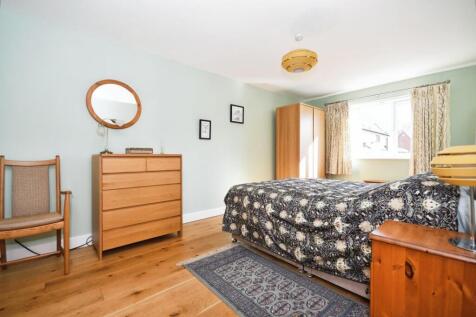 BEDROOM 1.jpg