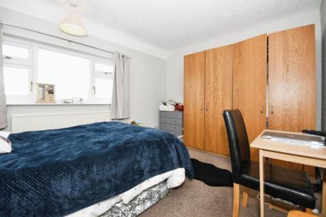 BEDROOM 2 02.jpg