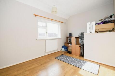 BEDROOM  3 02.jpg
