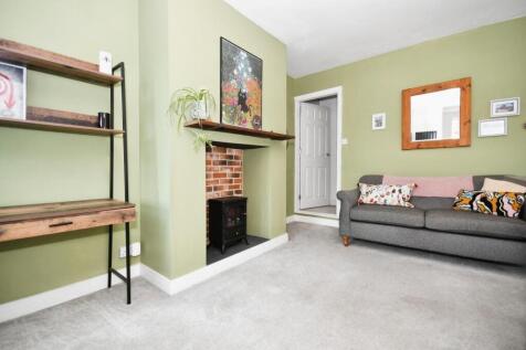 DINING ROOM.jpg