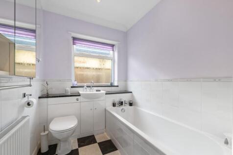 GF BATHROOM.jpg