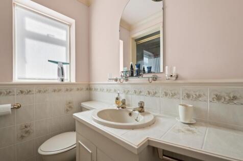 FF BATHROOM 02.jpg
