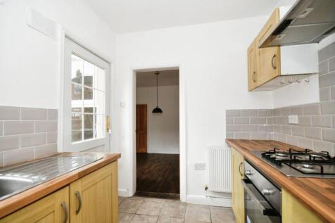 KITCHEN 02.jpg