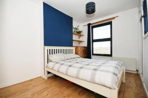 BED 2.jpg